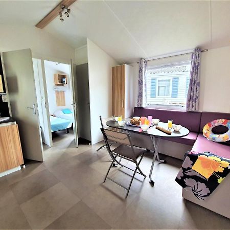 Camping Le Clos Des Pins Hotel Сент-Илер-де-Рие Екстериор снимка